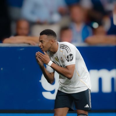 KAAAHLOD77's profile picture. اذا لعب #الهلال فقل سلامآ .