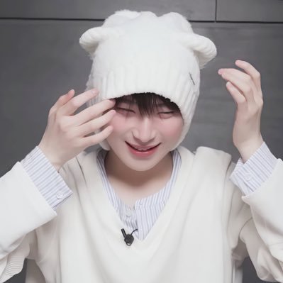 ✧˚ · . ♡ ⋆。 kungyaz truther and monogamist, wonwons and noonoo’s mom