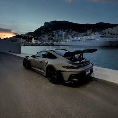 zivuor's profile picture. Owner @ Kousai