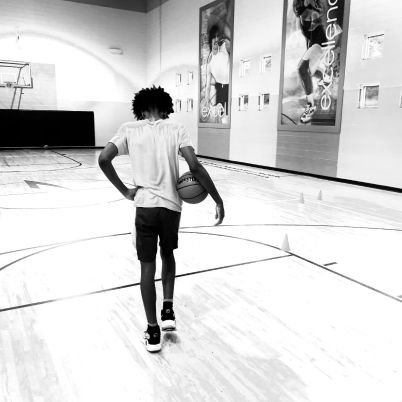 6'5 l 180lbs l C/o of 26' G/F l Elite Scholars Highschool l IG- eric.batchelor_ l 3.0 gpa l NCAA ID 2508690152