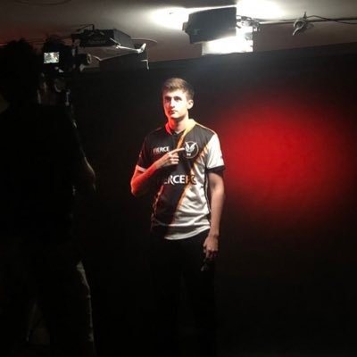 Retired UKCS pro turned accountant: https://t.co/rheQuqGm4c
First Class BSc(Hons) - Accounting & Finance
Twitch Partner: https://t.co/bMIUdH10gE