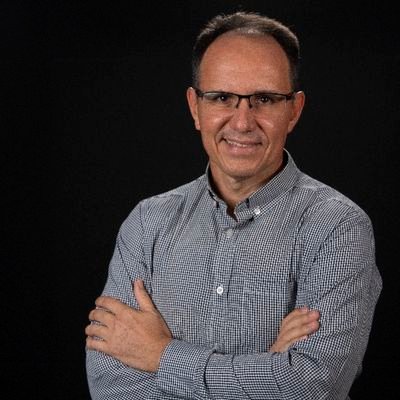 Seridoense nato, Natalense de coração, uma esposa e duas filhas maravilhosas...simplesmente feliz, graças a Deus.