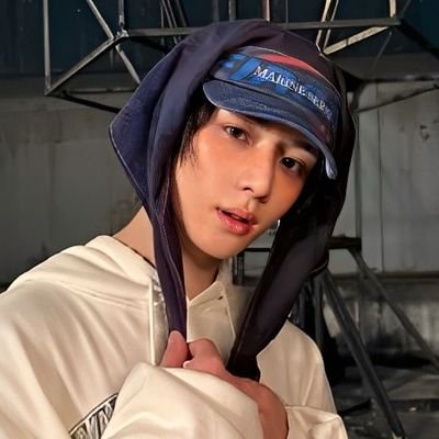 𝐔𝐍𝐑𝐄𝐀𝐋. The world’s his stage, and he owns it: a visual ace with a rockstar, Choi Beomgyu.🧸