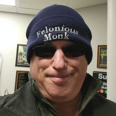 Criminal defense investigator. Ex-reporter & columnist. Slow Runner. Trumpeter. Yankees fan. Russophile.