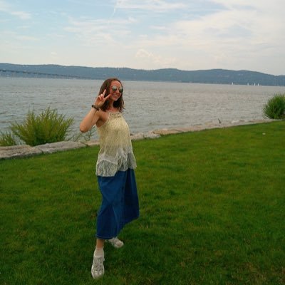 MaddieOlis's profile picture. jester’s privilege