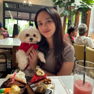 chrstnecunanan's profile picture. I am the sun 🌞