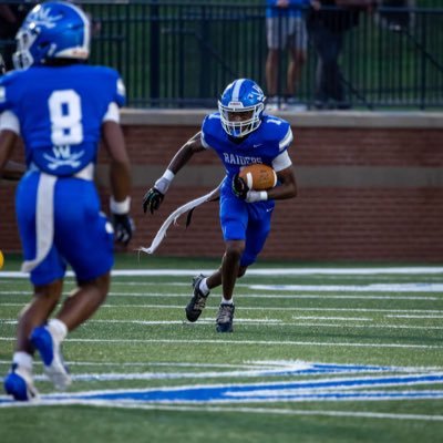 (triple jump:46.1 ) 🏈🏀🏃🏽West Laurens High School | 6’0| 26🎓|Squat:365 Bench:215 Clean:225 Always put god first phone 478-278-1808 juvonhill11@gmail.com