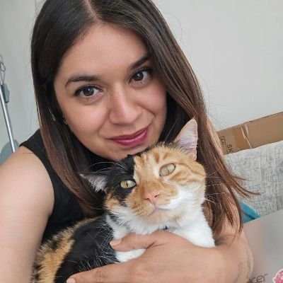 Periodista USACH. Conductora de #SomosExpertas de @radiousach. Colo Colina. Estudiante de doctorado en @udepalermo. Cuenta personal.