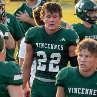 6’1, 180lbs guard/forward Football: LB/RB. 250 bench 325 squat 325 DL. Lincoln High school Vincennes IN. 3.8 GPA. ‘28. sanderscarson82@gmail.com or 812-881-2416
