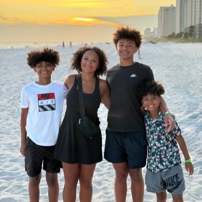 Husband, father, Coach, Founder of Project Generosity in that order: Football, Basketball & Track @ Piner Middle School/Army Vet 🇺🇸 Gods Child 🙏🏽
