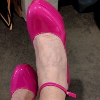 Tori00089844441's profile picture. 