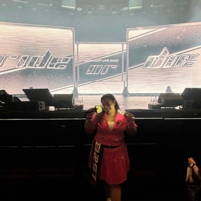 B2UTYxLIGHT 🥀💡, Carat 💎 , BL fan 🌈, Drag race fan 💋 https://t.co/aCdXd2Vu3S