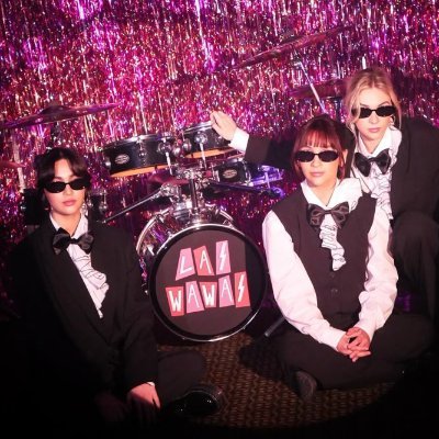 translation account for mexican rock band the warning ! (eng → esp; esp → eng) | do not reupload or translate into other languages without credit 🩷