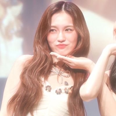 I love lesbians & gays (tripleS, loona & idntt) / S3, S11 & S14 ♡ id2 & id8