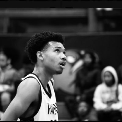 Intrinsic Downtown C/O ‘26| 3.4 GPA| Chicago Illinois| Center| 6’8” 200lbs|@Teamfvv #10 | Instagram @yoboiced_5