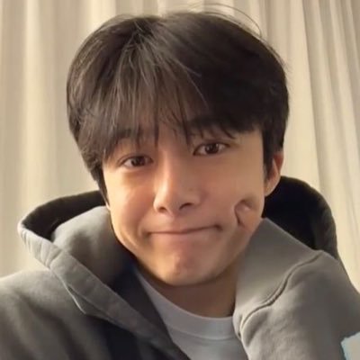 heee1m_x's profile picture. 