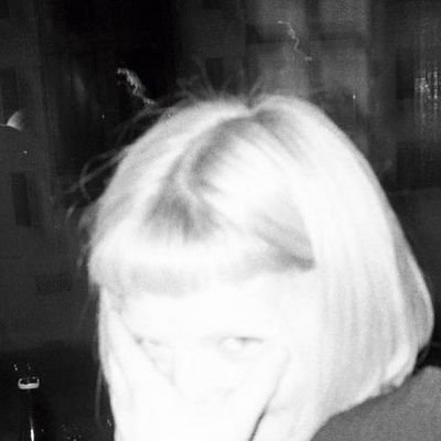 sevenfiless's profile picture. pasando el rato, devuelta.