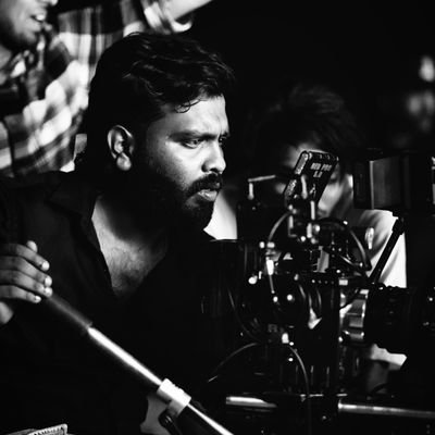 abiadvik's profile picture. CINEMATOGRAPHER |🎼🎬🎥 #yellow