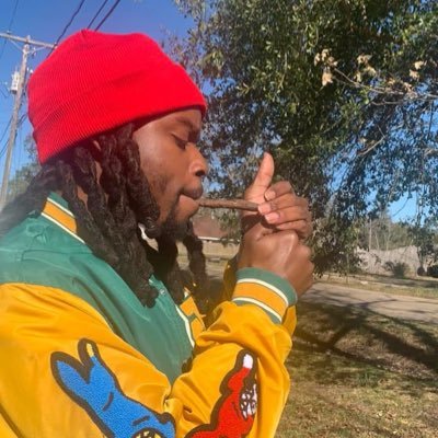 A Father of 3💘💜💙| Carpenter👷🏾♂️| Barber💈| Technical Specialist 🤓💰