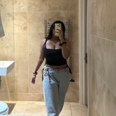 Writing my story one tweet at a time 💫 | Lover of coffee, sunsets, and good vibes ☕🌅 | Here to inspire and connect 🌸. fan account, NOT affiliated with anyone