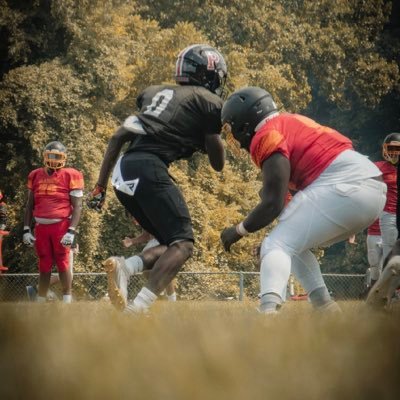5’10 RB/OLB |Smyrna Delaware| ranked 3rd rb in c/o 28 , |302-487-9185 |jbyrd2735@gmail.com| ig: 1onlyjrock19 | lb:165 | squat 315| bench 190| 3.71 GPA |