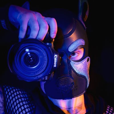 new pup / figuring this out / cov based / say hi!! / sometimes play with lenses / 18+ / https://t.co/QqO1FBFSWW