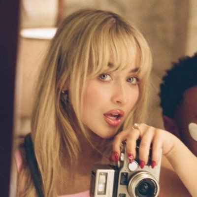 look at me i feel https://t.co/8mMBDszKab