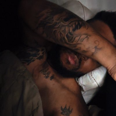 BigZaddyBriggs's profile picture. 35. 🫡 • (un)friendly black & queer teddy🐻 • old school nerd. (ps5 & switch) gaymer. • 😈 #BBXL b8R. 😵‍💫 • 85% top. & BOURBON aficionado.