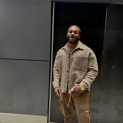 Millionaire before 30. Billionaire before 31. MY TWEETS DO NOT DEFINE WHO I AM