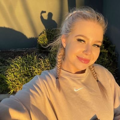 Lover of life 🥰, Pink is my best colour, I'm open to making friends 🧡 and relationships 😍