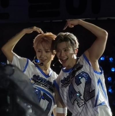 turnittoyellow's profile picture. 🎇 bh&mk&jm&rj&js ♡ 내 우주는 전부 너야 - 'ㅅ' 9exo & 7dream🌼
i heard when you cry it rains in heaven  🏀 #NCTDREAM_BeatItUp