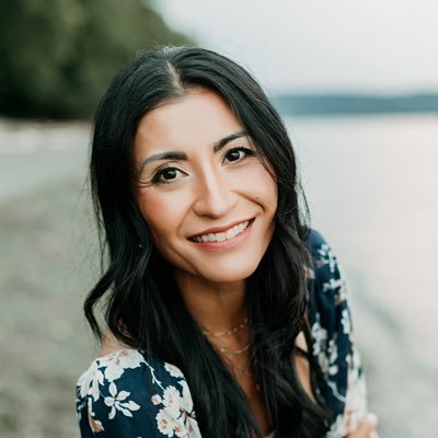 FinchGrace10975's profile picture. Sports Mom 🏈⚽️🏀 | Coach’s Wife 🏈🐊 | Disney Adult 🏰