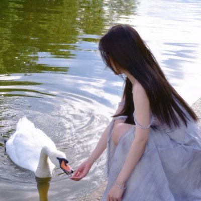 Iris19e's profile picture. If love is misunderstanding, who let I can return to perfect.