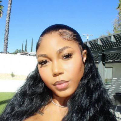 ivanannicole's profile picture. Fine fine Art 👩‍🎨- COMMISSION OPEN !