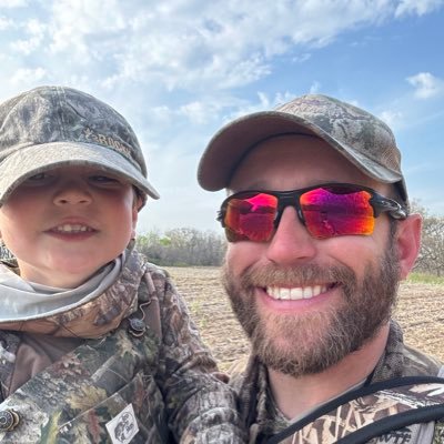 I live for the outdoors, and growing big deer! waterfowl and turkey hunting is life! proud to be apart of the Hayes calls.