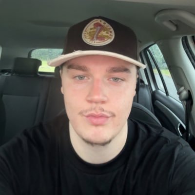 ninetyfivealex's profile picture. kinda the big dog around here