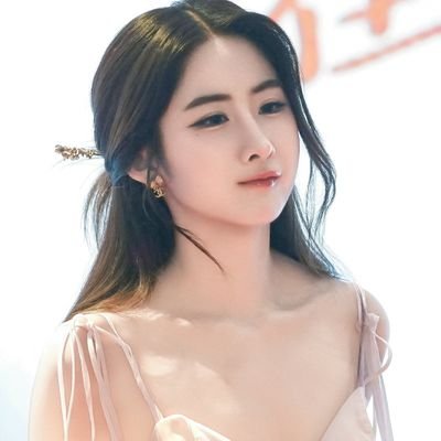 moonstar_belle's profile picture. VENI        VIDI       VICI
       “I came, I saw, I conquered”