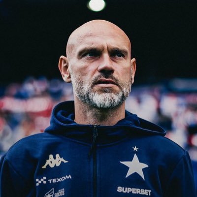 TS Wisła Kraków | SV Werder Bremen | FK Dynamo Kyiv | Poza tym siatkówka, żużel, narciarstwo alpejskie i trochę ironii. Kocham piwo 🍺