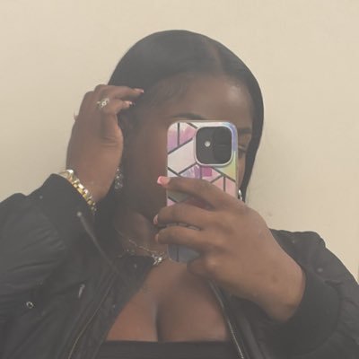 zoe_shxt's profile picture. #THEBIGGEST&THEMEANEST