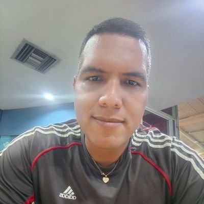 Conóceme soy pana, serio trabajador. Descomplicado tipo tranquilo 35 años. No molestar a nadie es la mejor manera de caerle mal a cualquier persona.