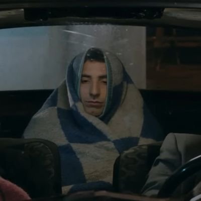 Birazdan ölürüz belki, sen attığım her tweeti veda say.
