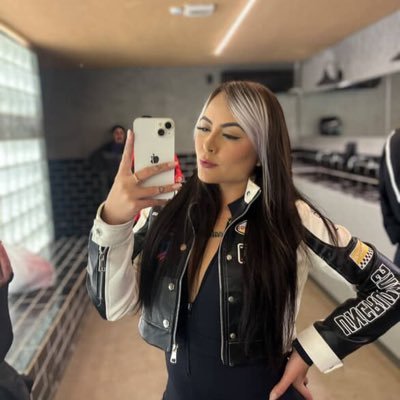 quem me seguir na outra rede e chamar na DM ganha um videozinho - @dardinhamaia lá tb