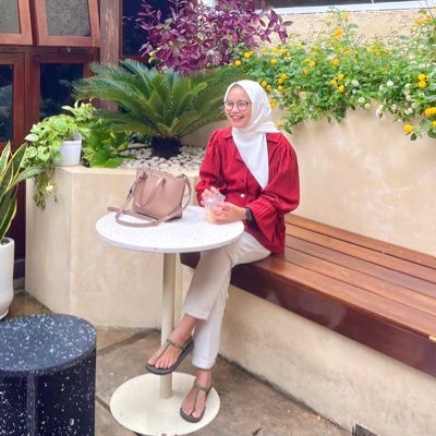 fina_rohmalinda's profile picture. LaTahzan