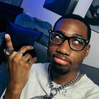 n0thingtose33's profile picture. 