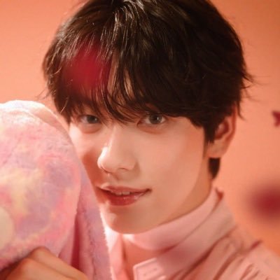 𐔌՞. .՞𐦯 According to scientists, the more you stream Beautiful Strangers the happiest you get! (source: js trust me) ᢉ𐭩ˎˊ˗