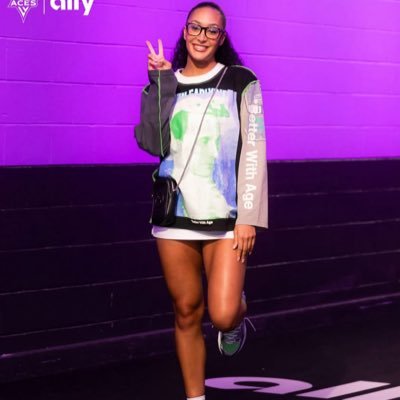 Highlighting the style and fashion of the women in the WNBA. Inquiries: wfits2025@gmail.com