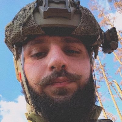 Не потрібно бути героєм, щоб віддавати накази йти в бій. Потрібно бути героєм, щоб самому йти в бій🇺🇦