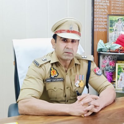 Wrestler Anuj Choudhary #ArjunAwardee #Olympian #Asp in #UPPolice Tweets are personal. https://t.co/QdIpKQrdad
