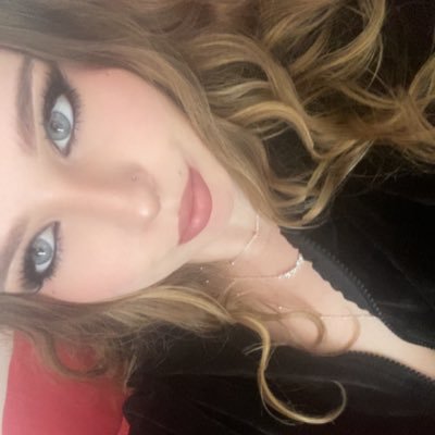 Findom | UK | 19 | size 5🦶| Greedy, entitled brat 🎀 | Unblock fee £150 – Your wallet’s not safe around me.
