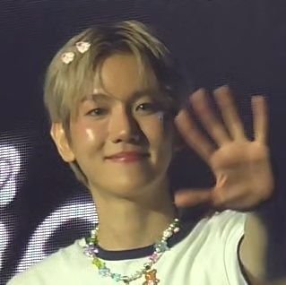 shyshysyaa's profile picture. ✨ EXO | OT9 | 백현이 🐶
✨ Malaysian Eri 🇲🇾               
✨ Let’s be moots & scream about EXO together 🎶

Life is only a path full of efforts ~ bbh